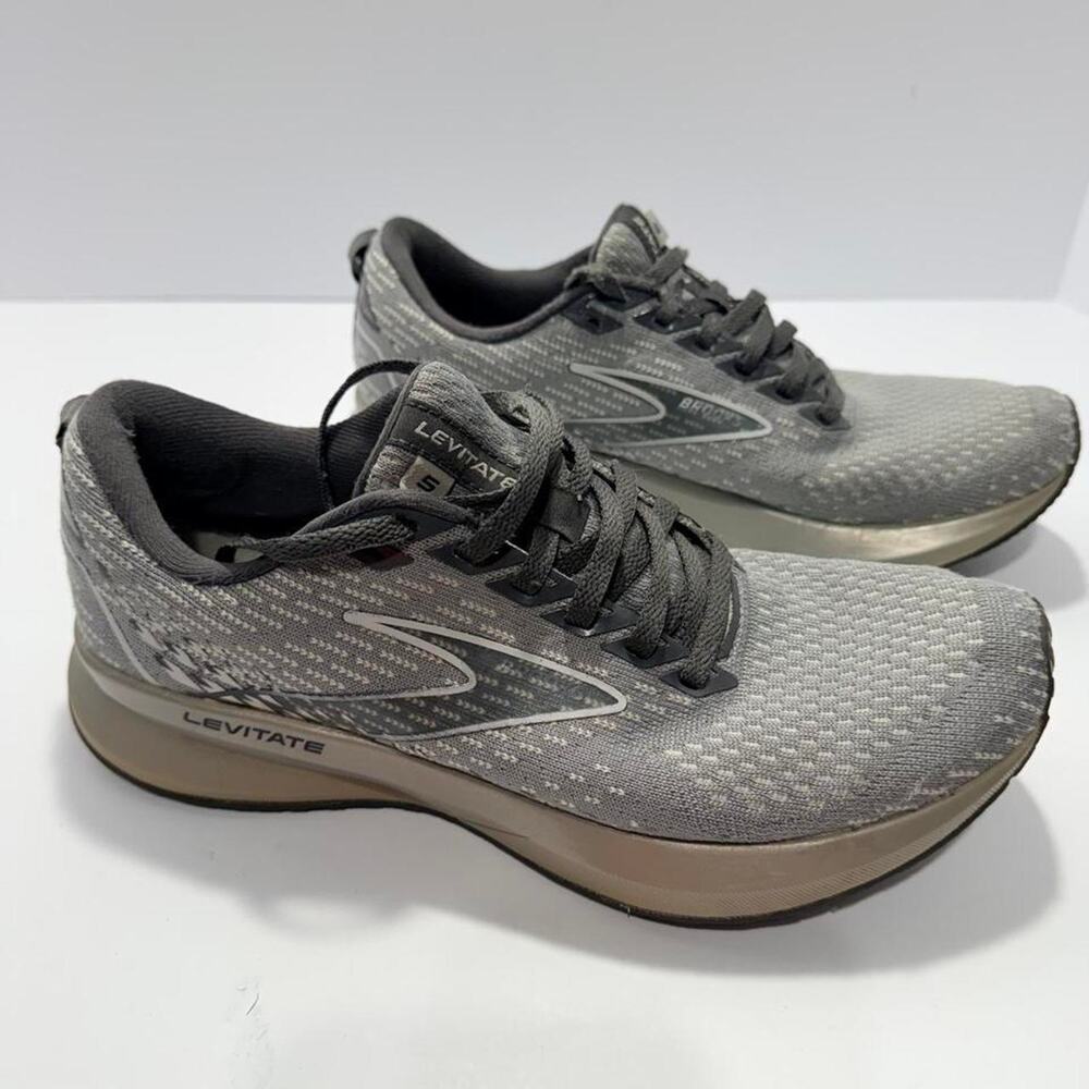 Brooks Levitate 5 Womens 8 B Grey Oyster Blackened Pearl 1203571B026